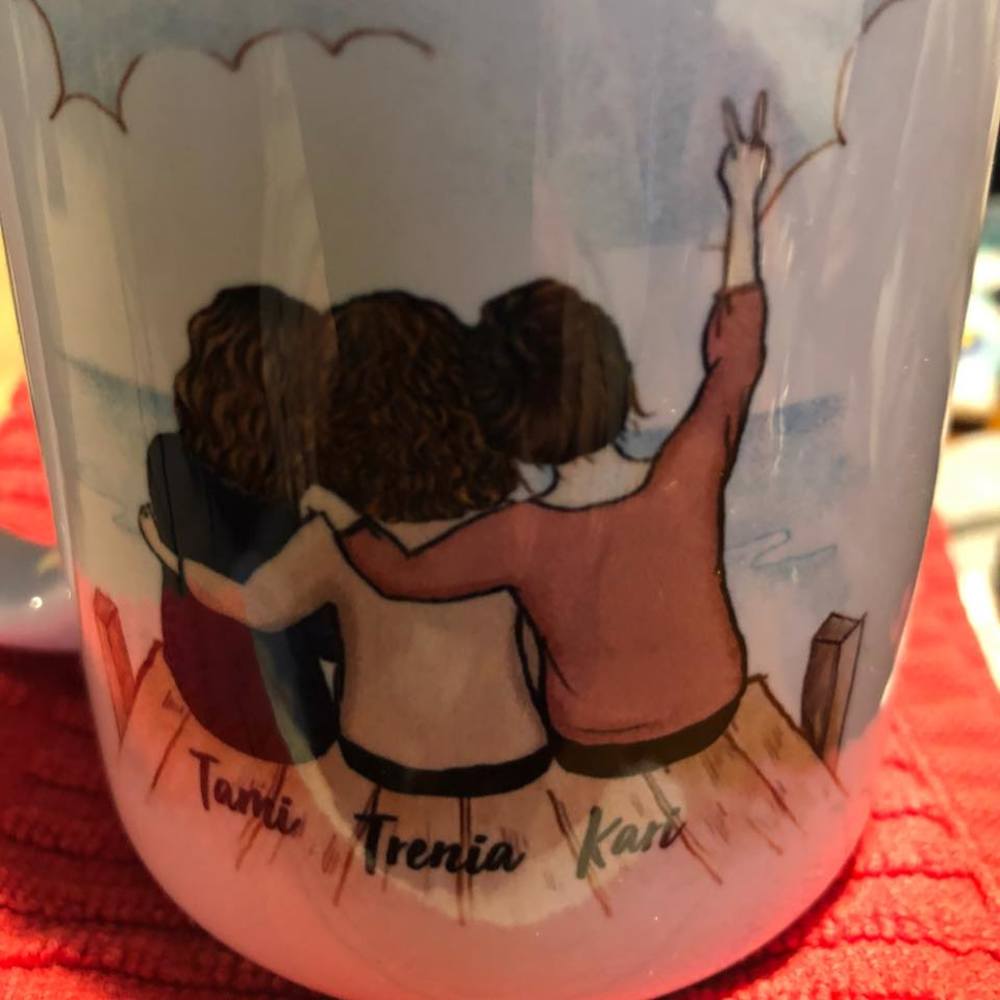 Meet your Posher, Trenia